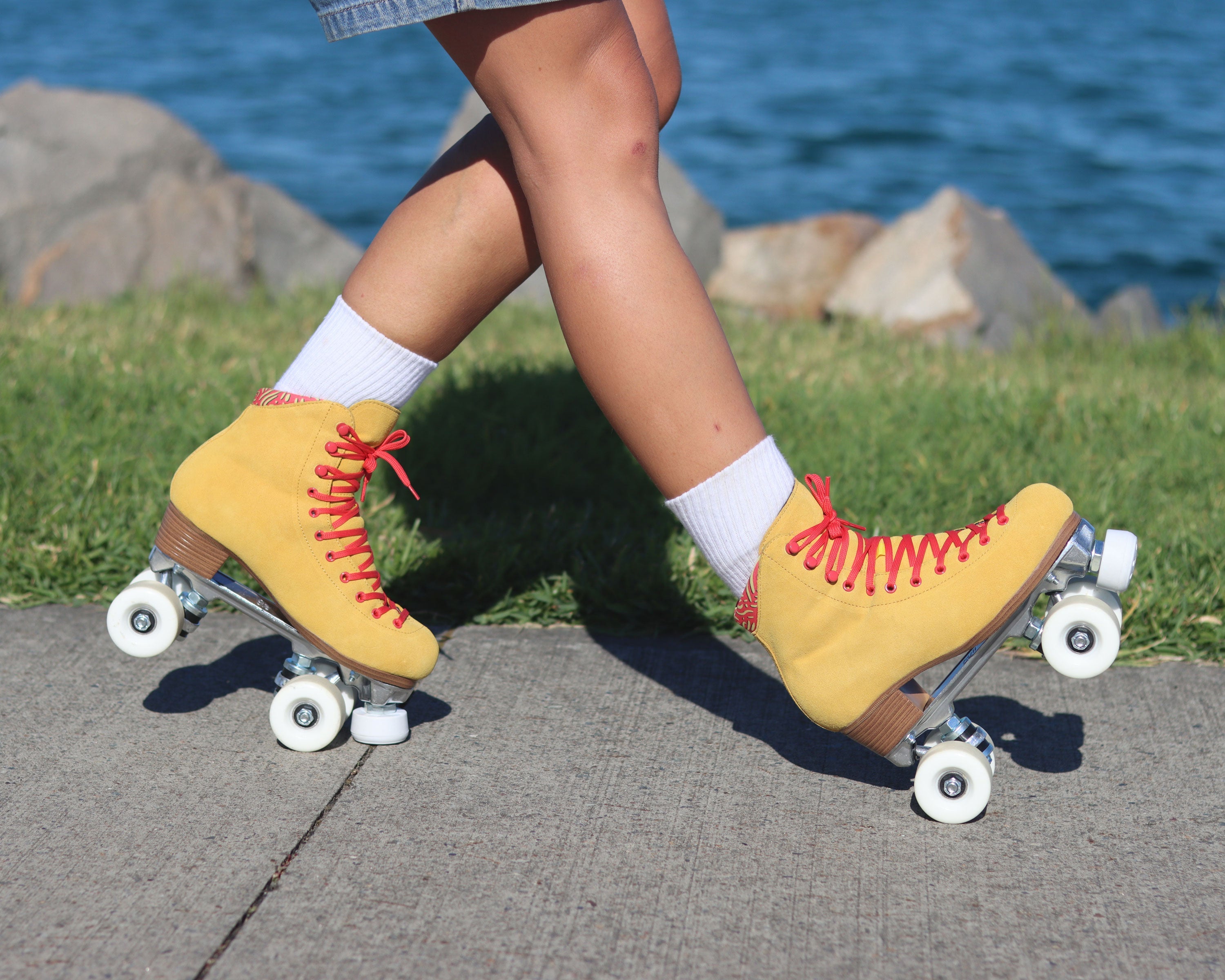 Yellow rollar skates online